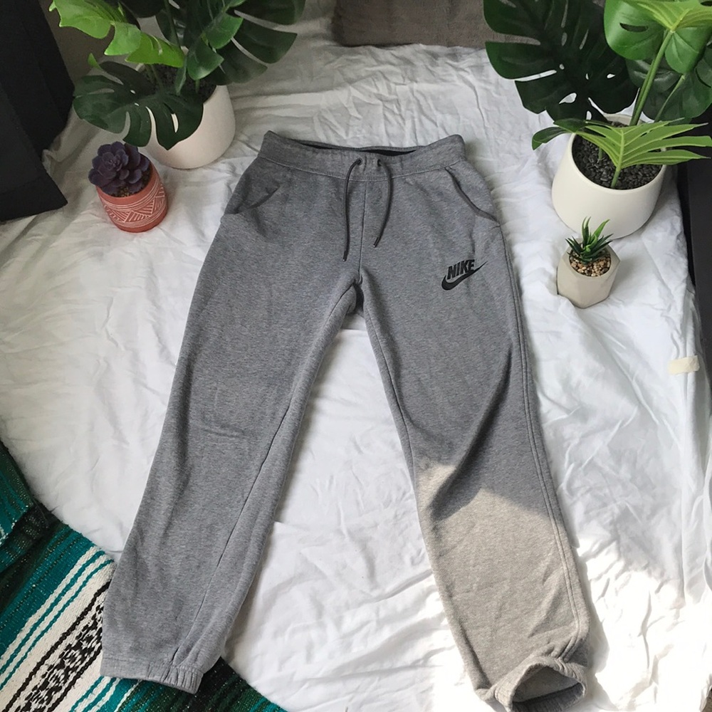 Grey Nike sweat pants